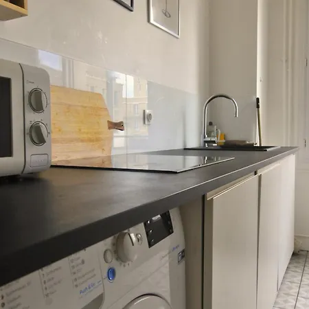 Hypercentre-perret, Emplacement Ideal, Cocon Cozy Et Chaleureux De 50m2 Lejlighed