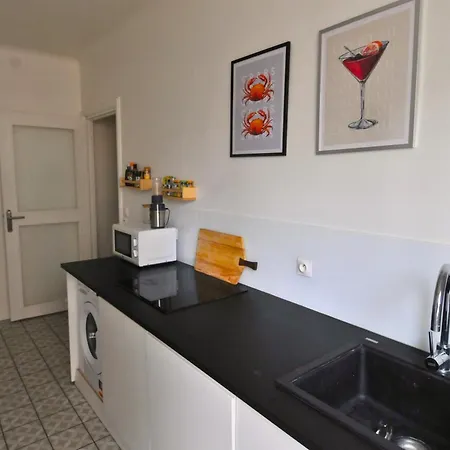 Hypercentre-perret, Emplacement Ideal, Cocon Cozy Et Chaleureux De 50m2 Le Havre