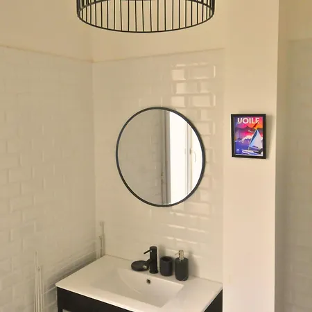 Lejlighed Hypercentre-perret, Emplacement Ideal, Cocon Cozy Et Chaleureux De 50m2