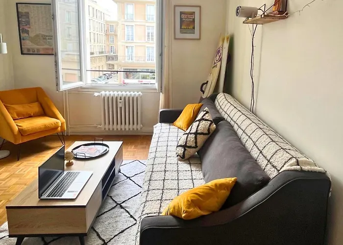 Hypercentre-perret, Emplacement Ideal, Cocon Cozy Et Chaleureux De 50m2 *